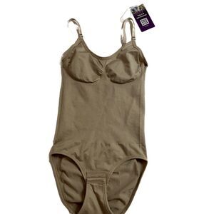 Hey Shape Snatched Shapewear Bodysuit NWT Tan Size Small Hourglass Trending